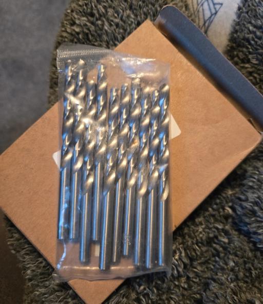  — 10 pcs drill bits