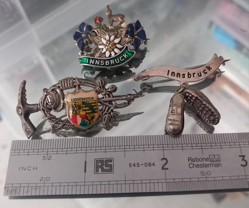  — Large collection of enamel badges & brooches