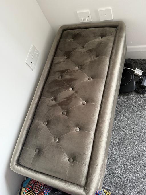  — Rectangular grey velvet ottoman storage bench