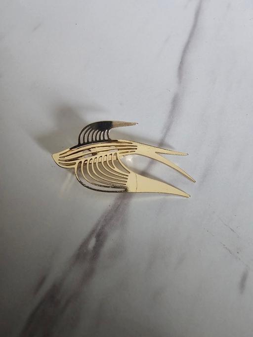  — brooch swallow