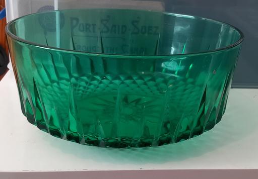 — Arcoroc "Diamant" pattern emerald glass bowl