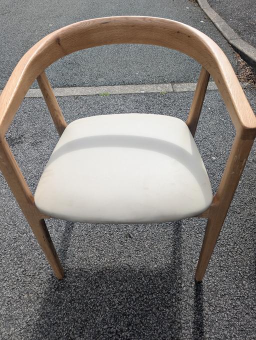  — nqp Swyft dining chair