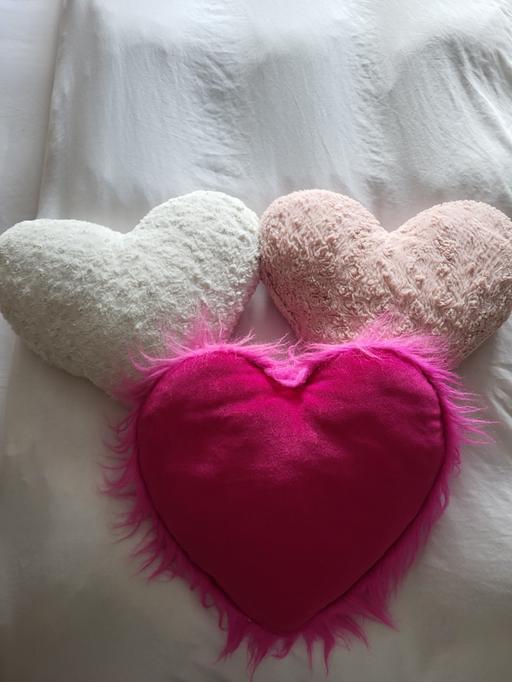  — 3 heart cushions