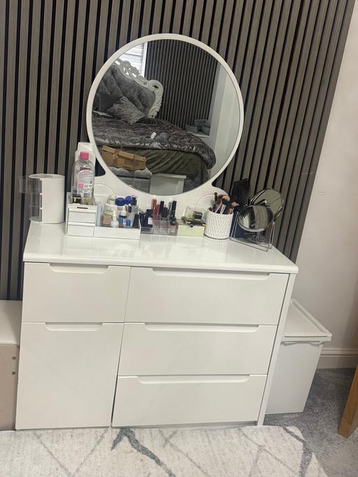  — Dressing table