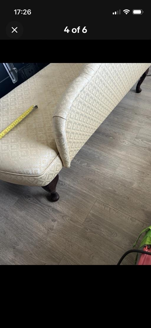  — Chaise lounge