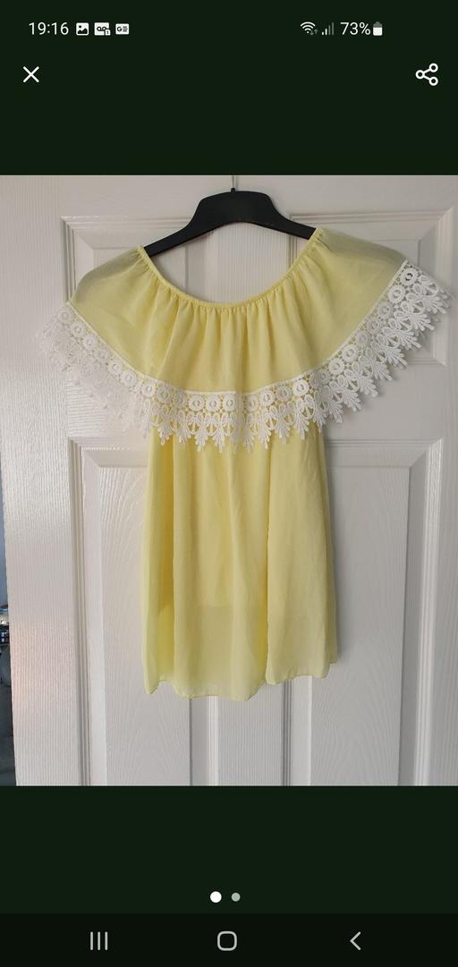  — ladies lace trim top