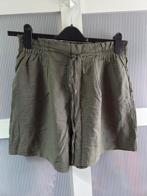  — Size 12 NEW LOOK khaki shorts