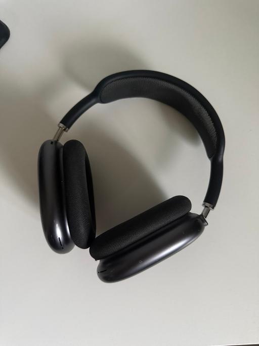  — AirPods Max