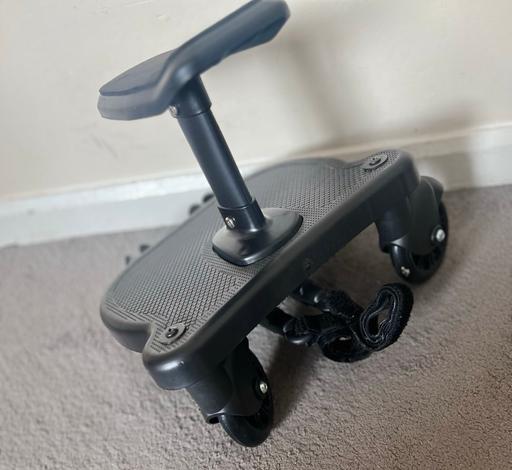  — Buggy board with seat
