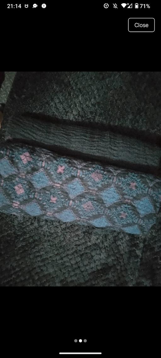  — scarf