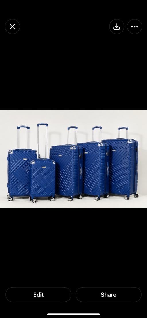  — Luggage set—5 Pieces Hardside spinner suitca