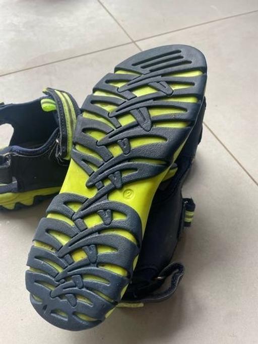  — Kids boys sandals