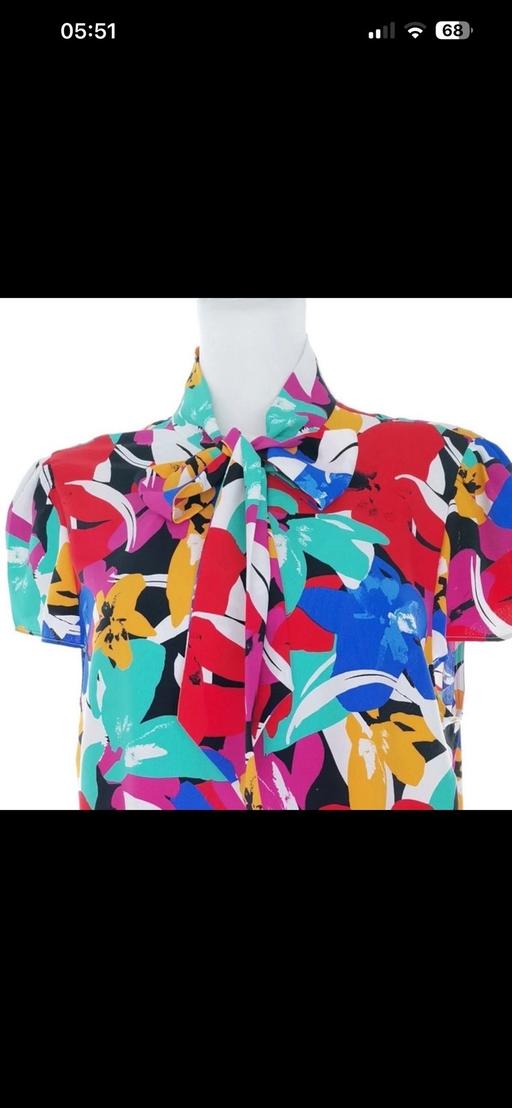  — River island top size 8