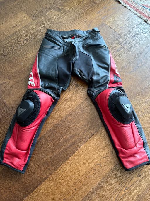  — Dainese Delta Men’s Leather Motorcycle Pants