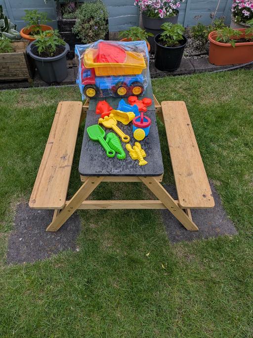  — children's picnic sandpit.