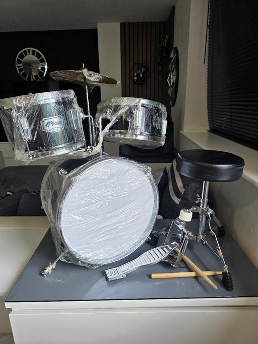  — Drum kit set