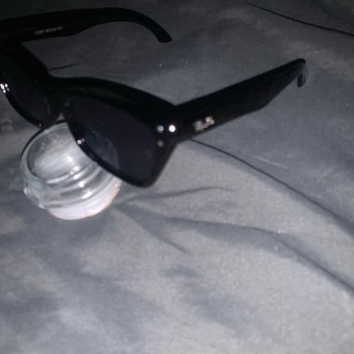  — Women’s stylish summer sunglasses