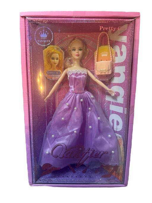  — Pretty Girl fashion doll