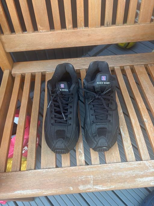  — Nike shox women Size 6