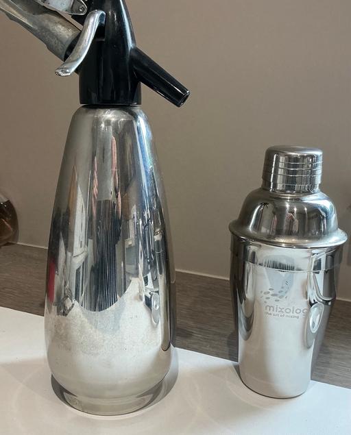  — Vintage soda syphon &mixology cocktail shaker