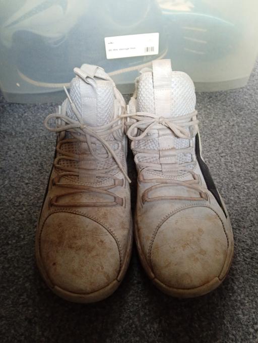  — size 12uk puma trainers