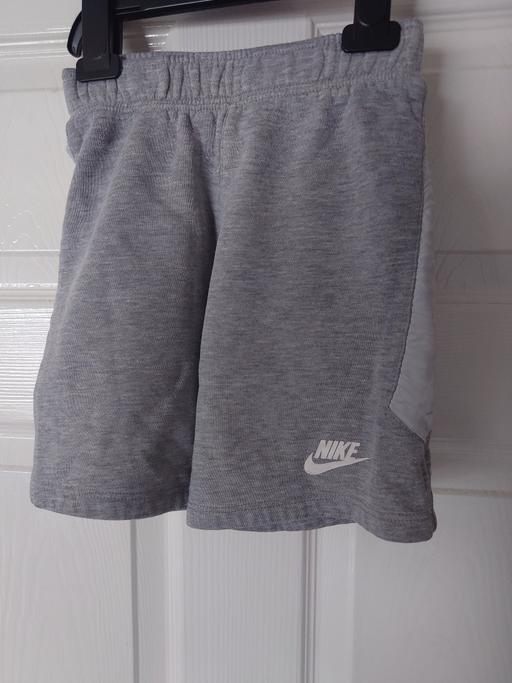  — Boys grey Nike shorts size 5-6 years