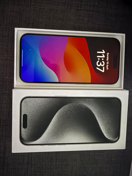  — iPhone 15 Pro 256GB