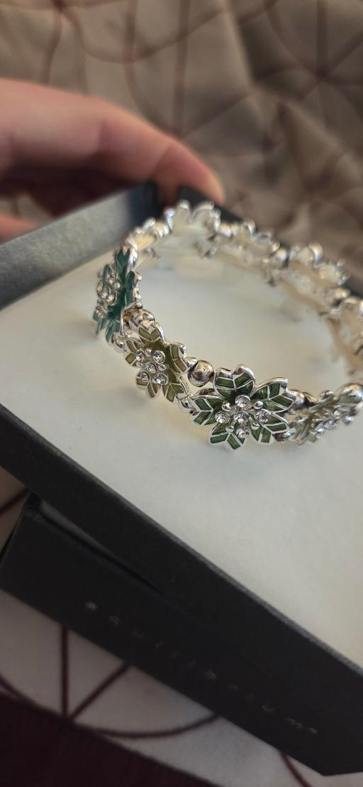  — elasticated bracelet