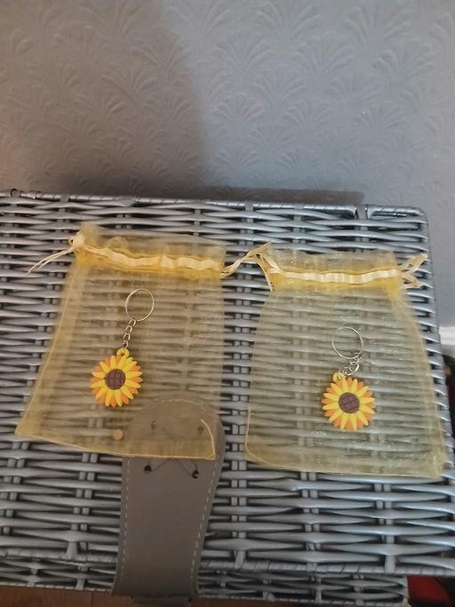  — 2 Sunflower Keyrings New