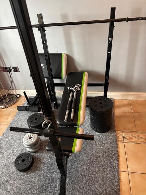  — Gym bench, bars and weights
