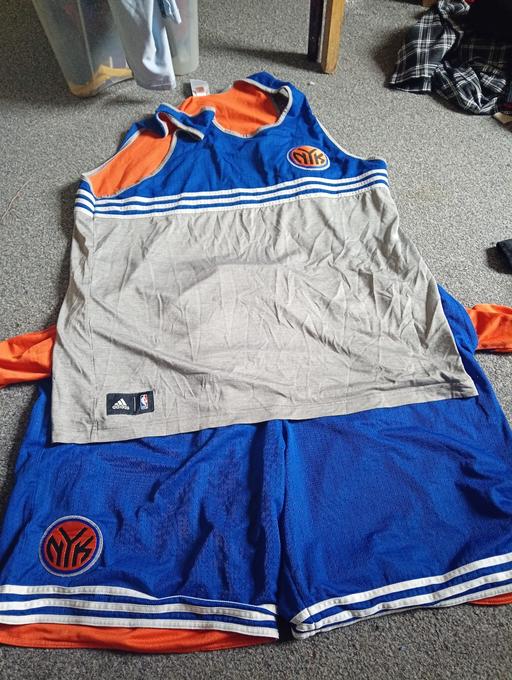  — 2xl Adidas new York knicks vest and shorts