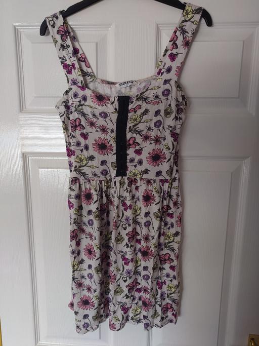  — Girls floral dress size 14-15 years