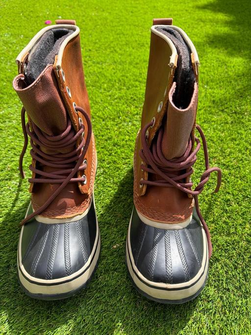  — Sorel woman's boots size UK 5