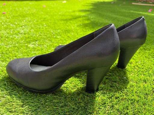  — Clark's high heels black. 5.5 UK