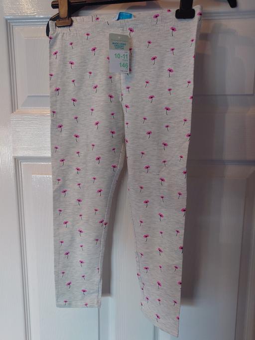  — Girls light grey leggings size 10-11 years