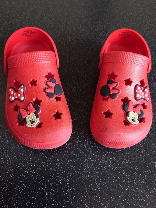  — Girls Minnie mouse clog shoes size 8