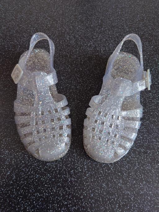  — Girls silver jelly sandals size 10