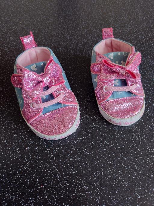  — Baby girls Minnie mouse shoes size 6/9 months