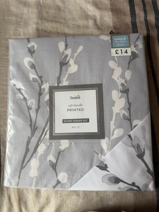  — Bedding set