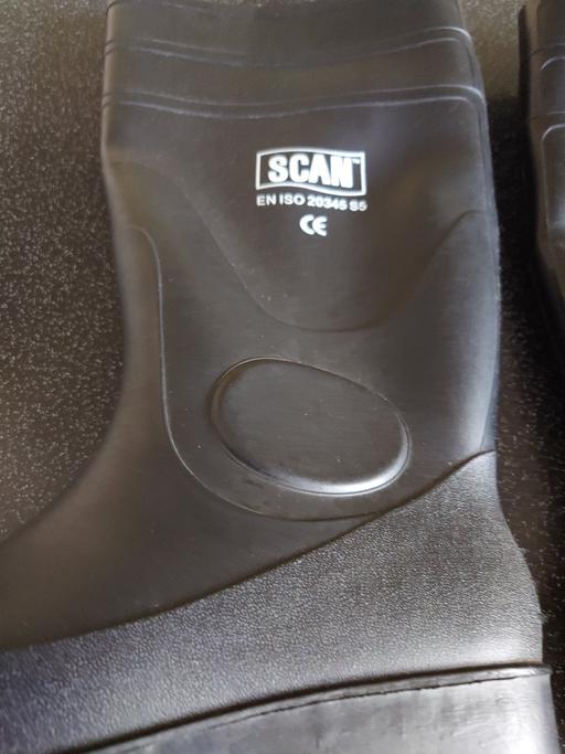  — Mens steel toe cap wellies size 8