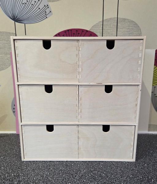  — WOODEN DRAWER CHEST
