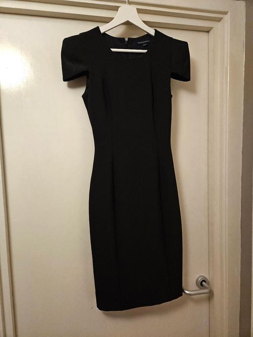  — Smart tailored dress size 6