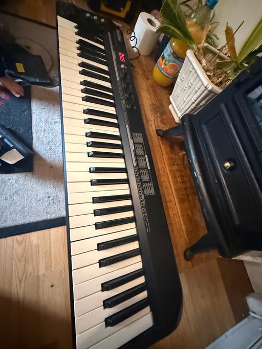  — Subzero Sz-commandkey 61 Midi Keyboard. Stock