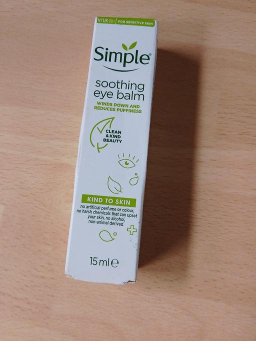  — Simple eye gel