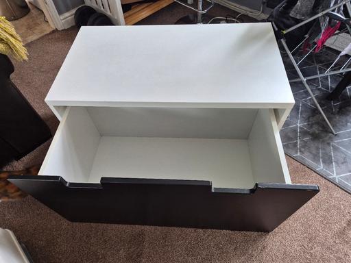  — Storage chest / seat