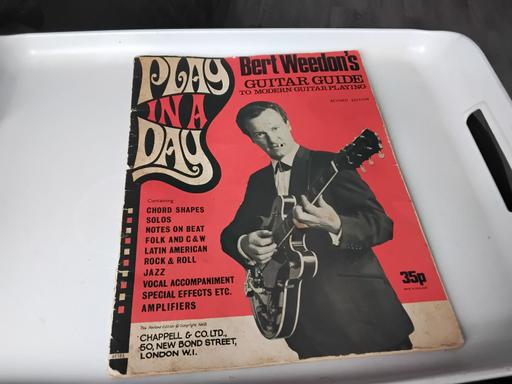  — Bert weedons signed guitar guide