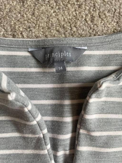  — Principles top size 14