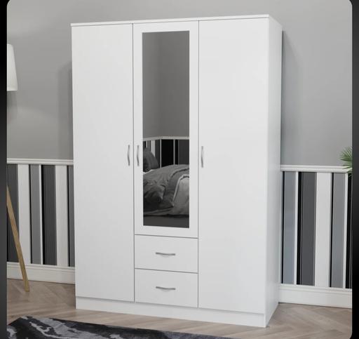  — FULL WHITE BEDROOM FURNITURE SET