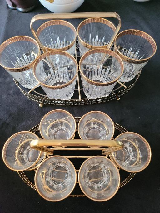  — Glasses  with stands