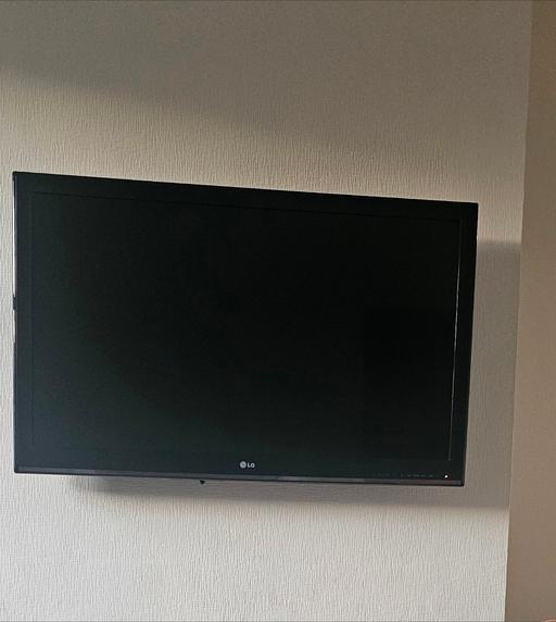  — LG 42" Flat Screen TV – 2012 Model – Fully Wo
